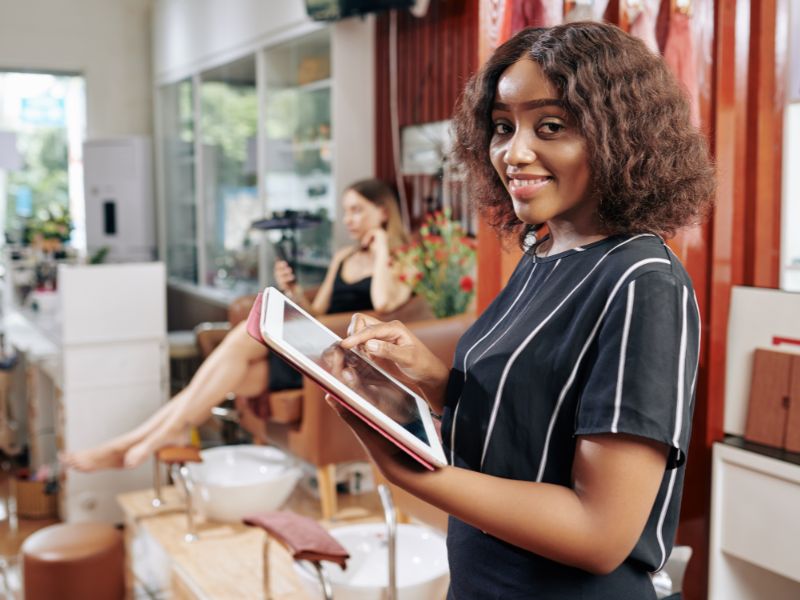 Digital Marketing Service for Beauty Parlour Owners: Grow Your Salon Business Online